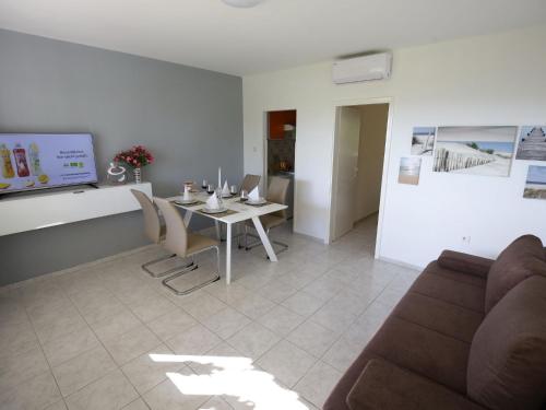 Luxury Holiday Home in Bibinje near Sea
