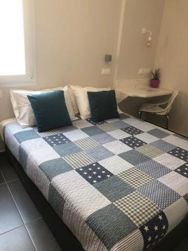 Postel nebo postele na pokoji v ubytování Afrodete Hotel
