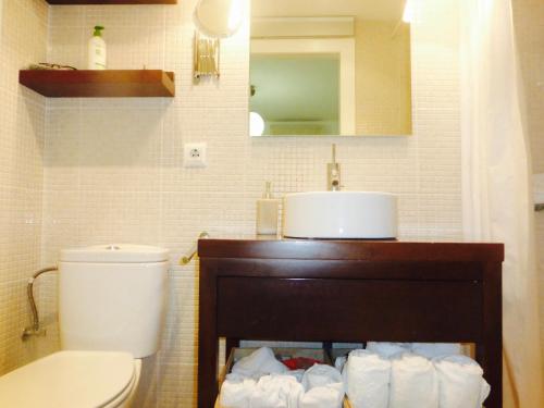 A bathroom at Family and Friends - San Juan Playa
