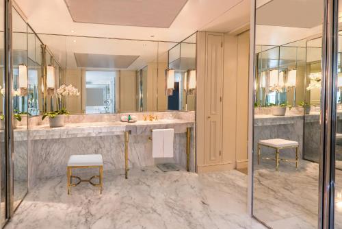Un baño de Alvear Icon Hotel