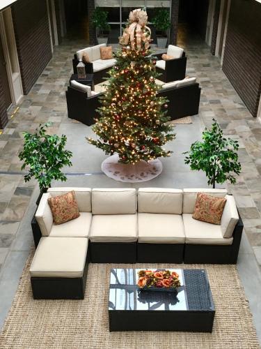 Χώρος καθιστικού στο The Stables Inn & Suites