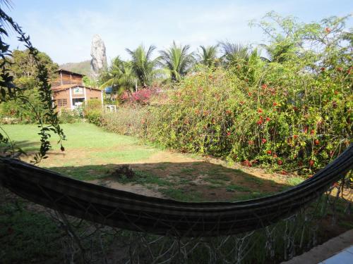 Taman di luar Pousada Suzimar