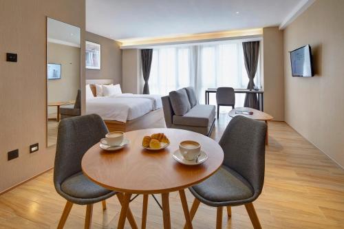 Posezení v ubytování Bridal Tea House Hotel-Free Shuttle Bus for Canton Fair
