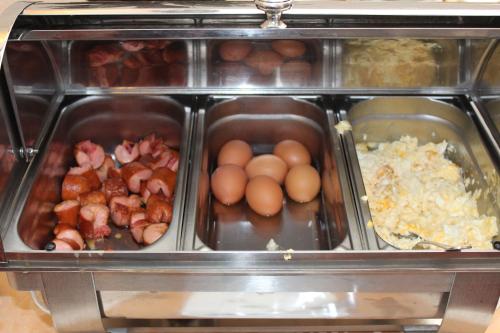 Еда / где поесть недалеко от отеля