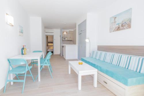 Kuchyň nebo kuchyňský kout v ubytování Apartamentos Lago