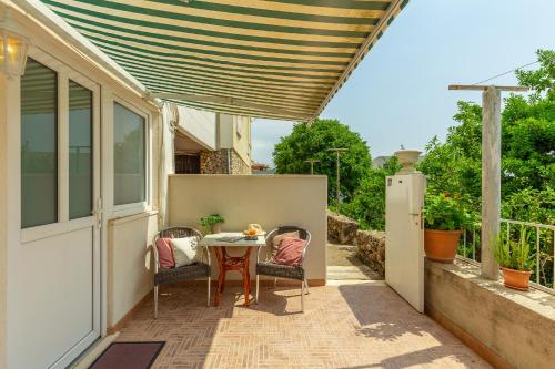 Studio Kristic, cozy studio with a terrace