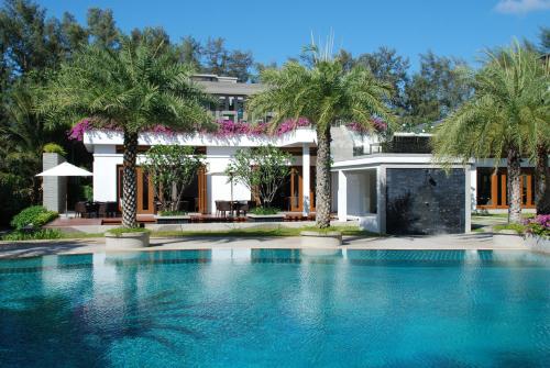 Bazén v ubytování Pearl of Naithon nebo v jeho okolí