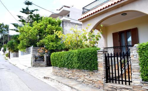 Το κτήριο όπου στεγάζεται  το διαμέρισμα