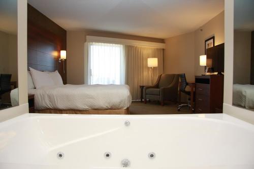 Budget Host Inn & Suites – Photos 4