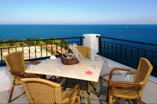 Gallery image of Mari-Christi Apartments in Póros Kefalonias