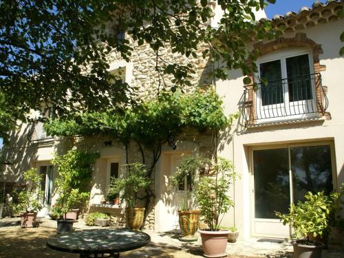 Photo de la galerie de l'établissement Holiday Home in Provence with Pool & Tennis, à Piolenc