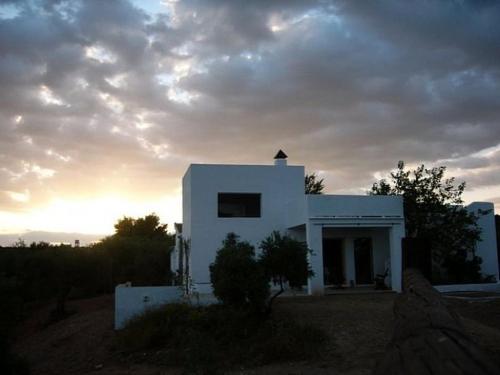 Το κτήριο όπου στεγάζεται  the country house