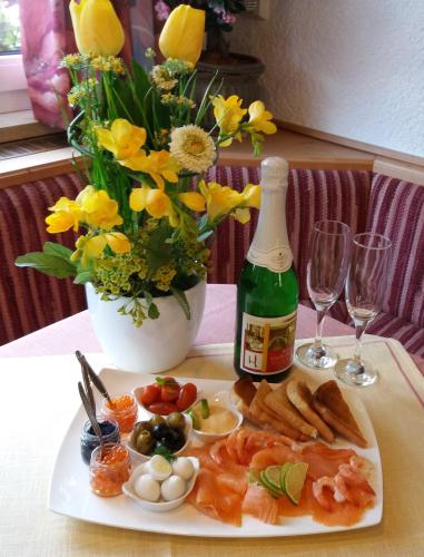 Nápoje v ubytování Landgasthof/Landhaus Waldlust