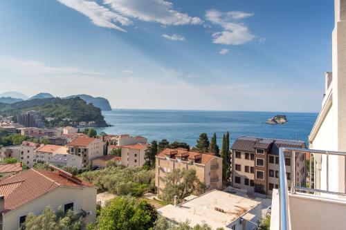 Gallery image of Medin Apartments BluVista in Petrovac na Moru