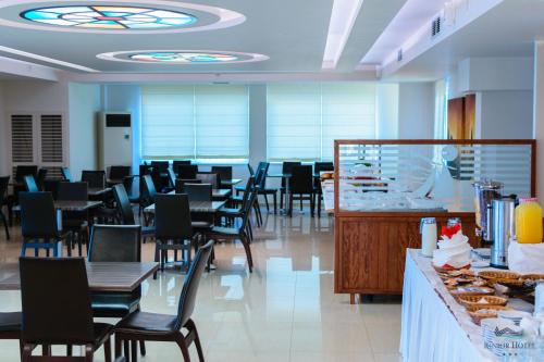 Gallery image of Junior Hotel in Iria