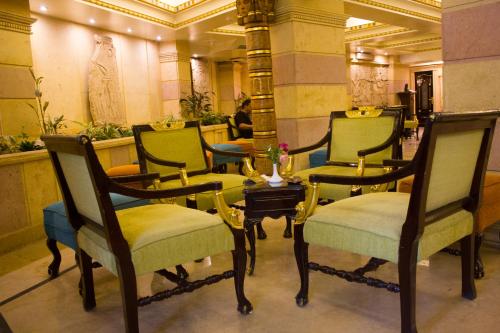 Χώρος καθιστικού στο Zayed Hotel