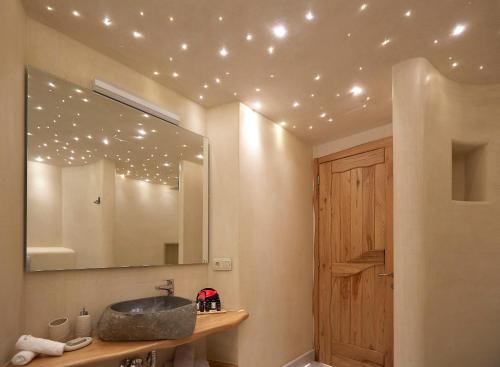 Un baño de Sunrise Tsagkarada