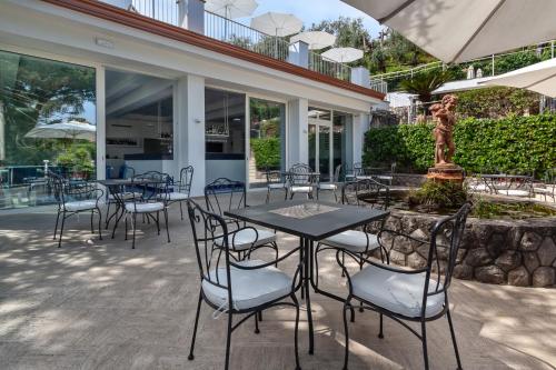 Restoran atau tempat lain untuk makan di Hotel Metropole