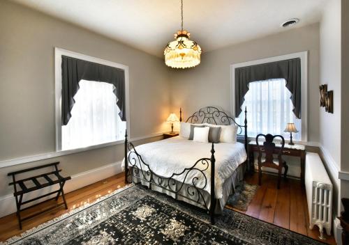 Gallery image of Brockamour Manor Bed and Breakfast in Niagara-on-the-Lake