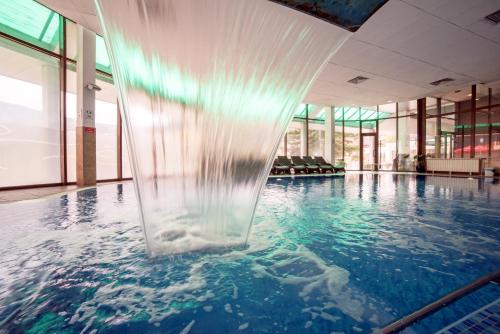 Bazén v ubytování Devin Spa Hotel nebo v jeho okolí