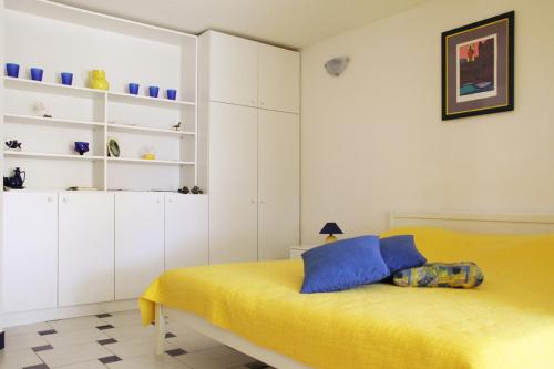 Foto dalla galleria di Apartments Nejašmić - little house for peaceful and domestic vacation a Bol