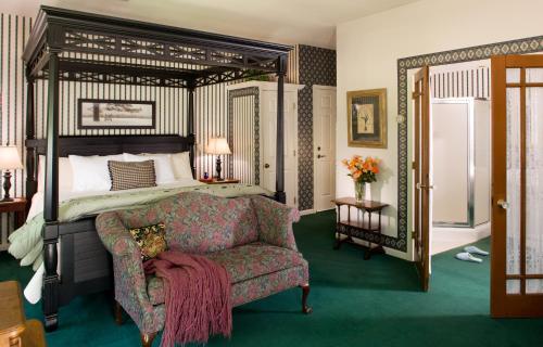 صورة لـ Inn at the Park Bed and Breakfast في ساوث هافن