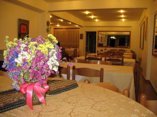 Ruang duduk di Athina Hotel