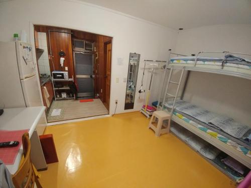Katil atau katil-katil dalam bilik di Exclusive Use Whole House For You