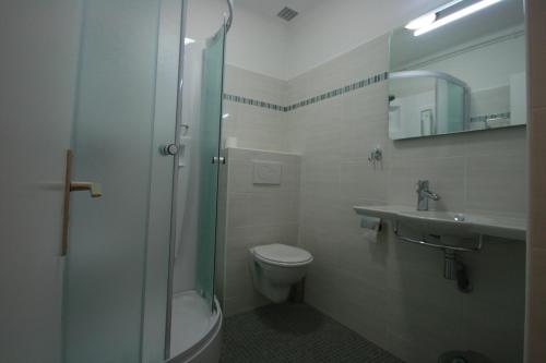 Gallery image of Auberge du Cabestan Hotel Audierne in Audierne