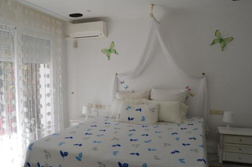 White Pearl Beach - Elviria Playa