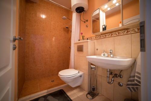 Ένα μπάνιο στο De Luxe Apartment Mediteran 2****