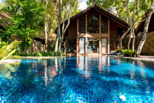 Бассейн в The Tubkaak Krabi Boutique Resort или поблизости