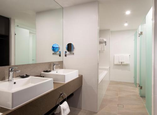 Salle de bains dans l'établissement Pullman Brisbane Airport
