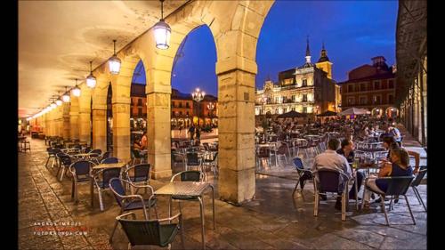 Photo de la galerie de l'établissement Entrevias Lodging - Apartamento con Garaje y WIFI, à León