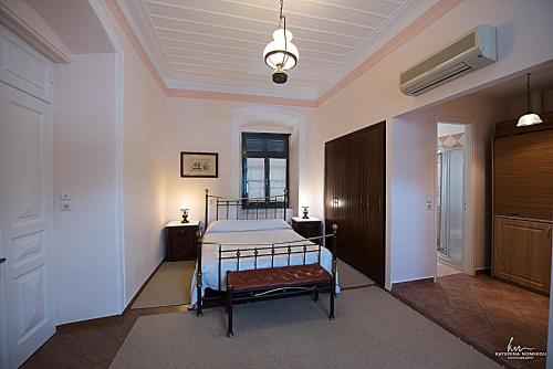 Postel nebo postele na pokoji v ubytování Phaedra Hotel