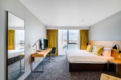 Gallery image of Apex City Quay Hotel & Spa in Dundee