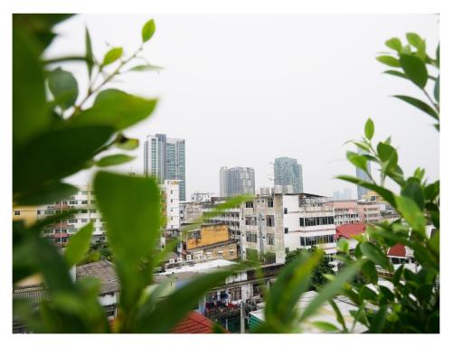Nespecifikovaný výhled na destinaci Bangkok nebo výhled na město při pohledu z hostelu
