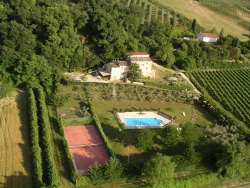 Uma vista aérea de Agriturismo Il Palombaccio