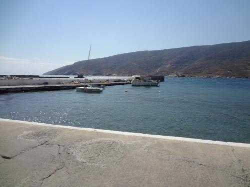 a large body of water with boats in it at Palm Beach House in Órmos