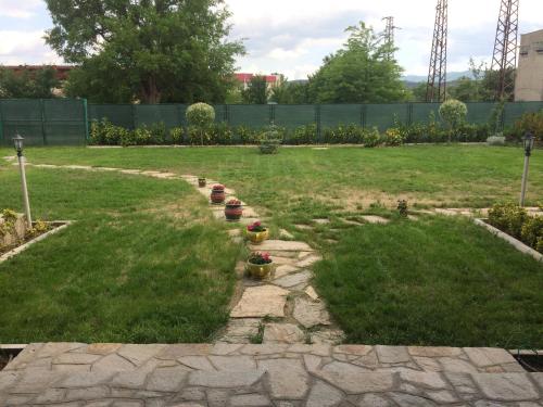 Κήπος έξω από το Guest House Hasiendata