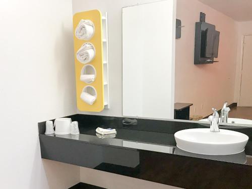 Koupelna v ubytování Motel 6-Bremen, GA