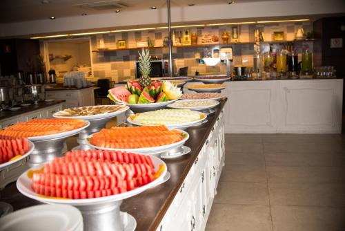 Makanan di atau berdekatan hotel