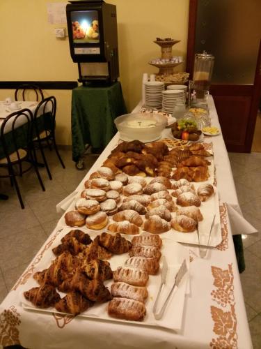 Makanan di atau berdekatan hotel