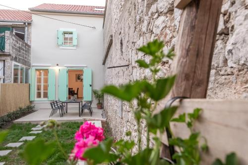 House "Vesela"