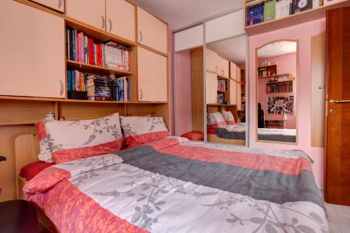 Apartments Varja photo 2
