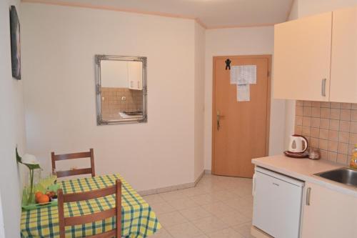 Gallery image of Apartments Dragun in Podstrana