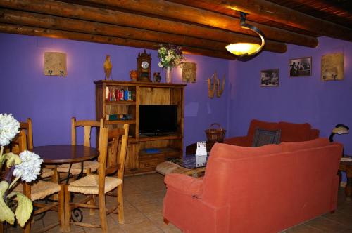 A seating area at Hosteleria Santa Cruz