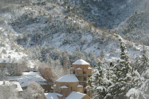 Fotografie z fotogalerie ubytování Hosteleria Santa Cruz v destinaci Santa Cruz de la Serós