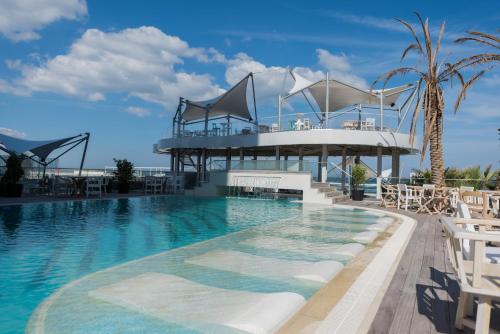 White Tower Mamaia – Photos 2