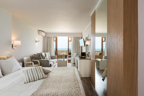 Gallery image of Ammos Suites in Rethymno Town